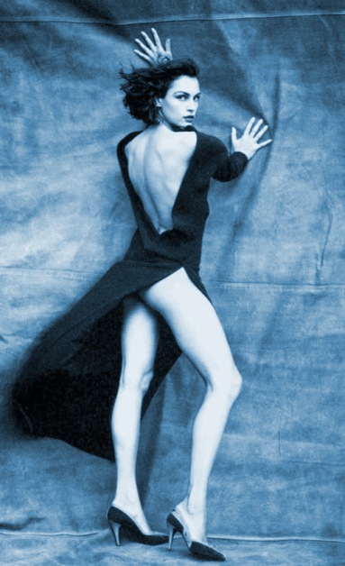 Famke Janssen pic loading...