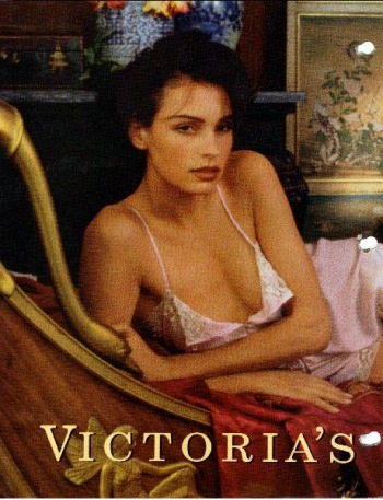 Famke Janssen pic loading...