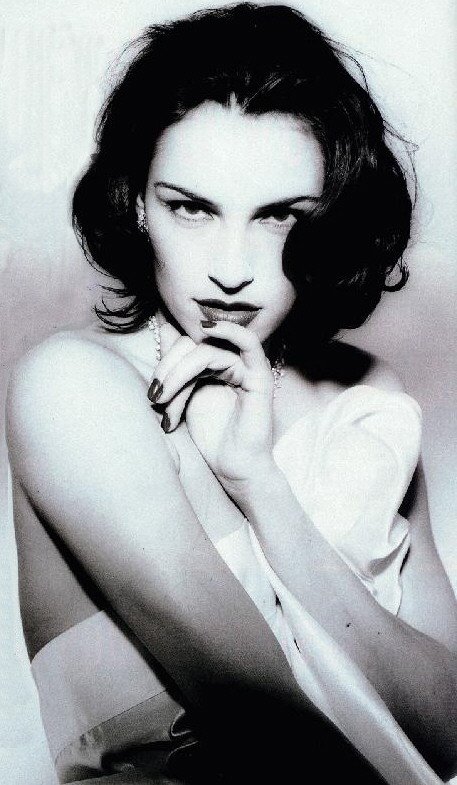 Famke Janssen pic loading...