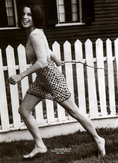Neve Campbell pic loading...