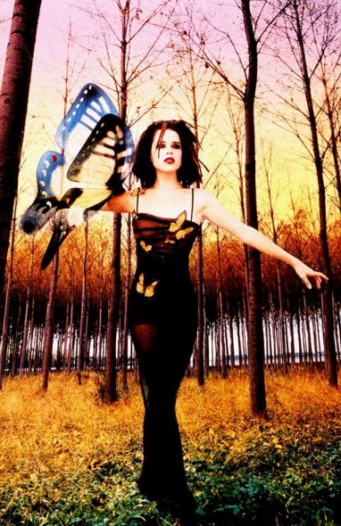 Neve Campbell pic loading...