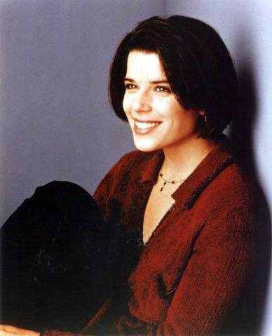 Neve Campbell pic loading...
