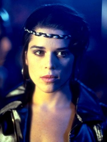 Neve Campbell pic loading...
