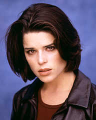Neve Campbell pic loading...