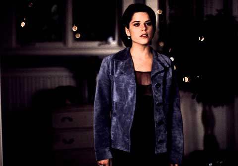 Neve Campbell pic loading...