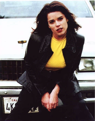 Neve Campbell pic loading...