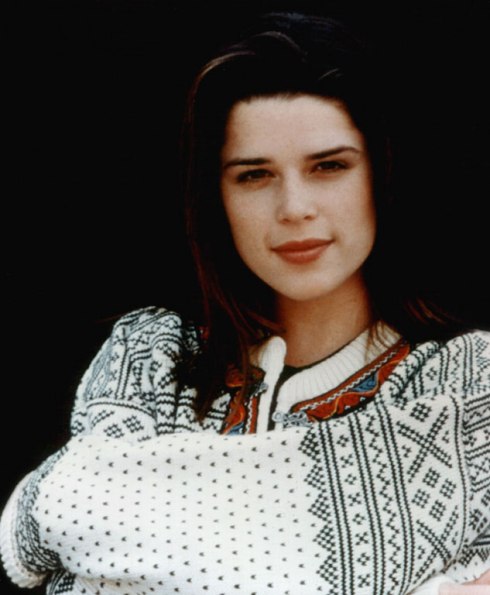 Neve Campbell pic loading...