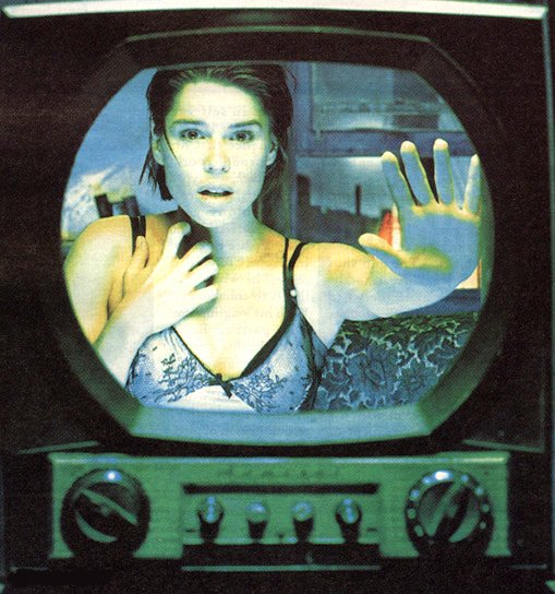 Neve Campbell pic loading...