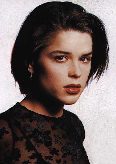 Neve Campbell pic loading...