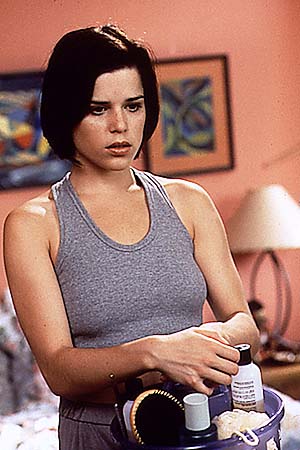 Neve Campbell pic loading...